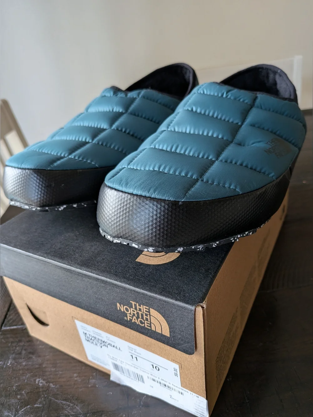 The North Face M Thermoball Traction Mule V Space/Black - Picture 2 of 6